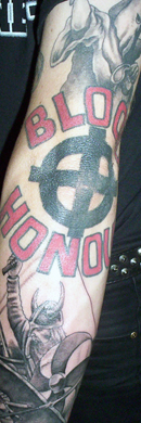 Bedeutung crucified skinhead tattoo Lil Peep’s