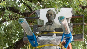 Confederate statue being removed from UT campus