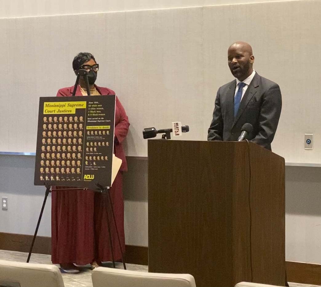 Ty Pinkins at podium Ty Pinkins at podium