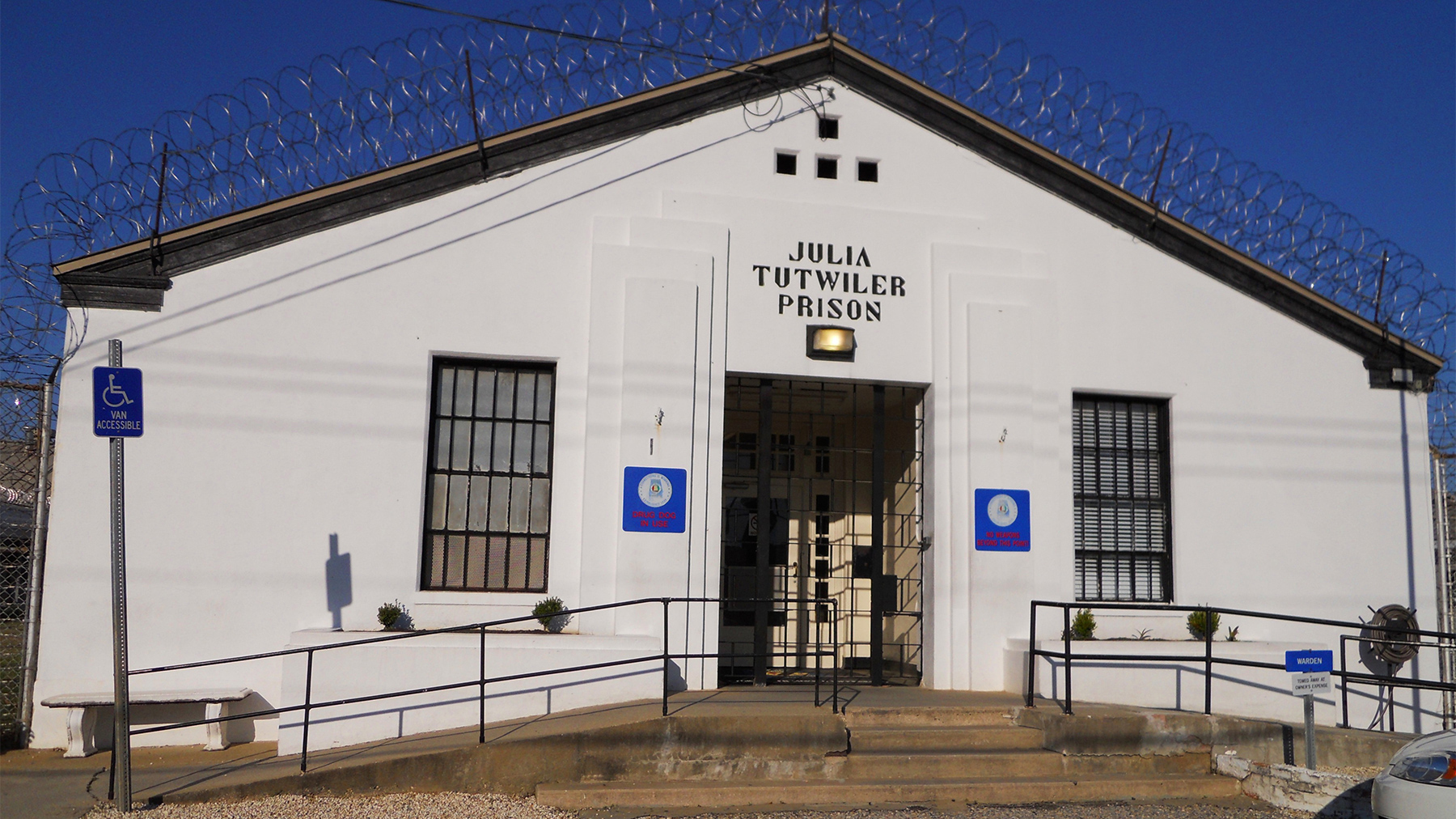Front view of Julia Tutwiler Prison for Women in Alabama