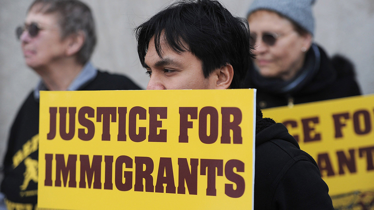 com_immigration-1280x720_3