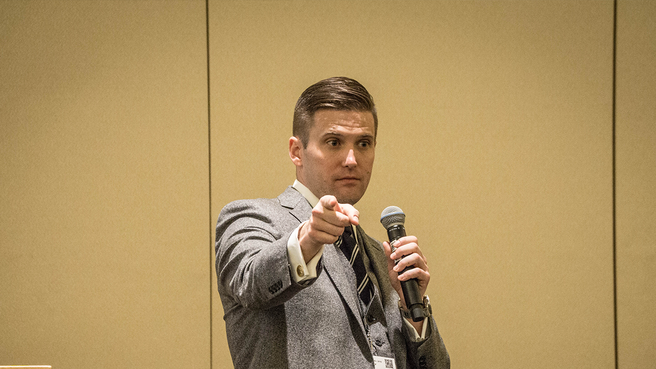 spencer-hero-pointing-1