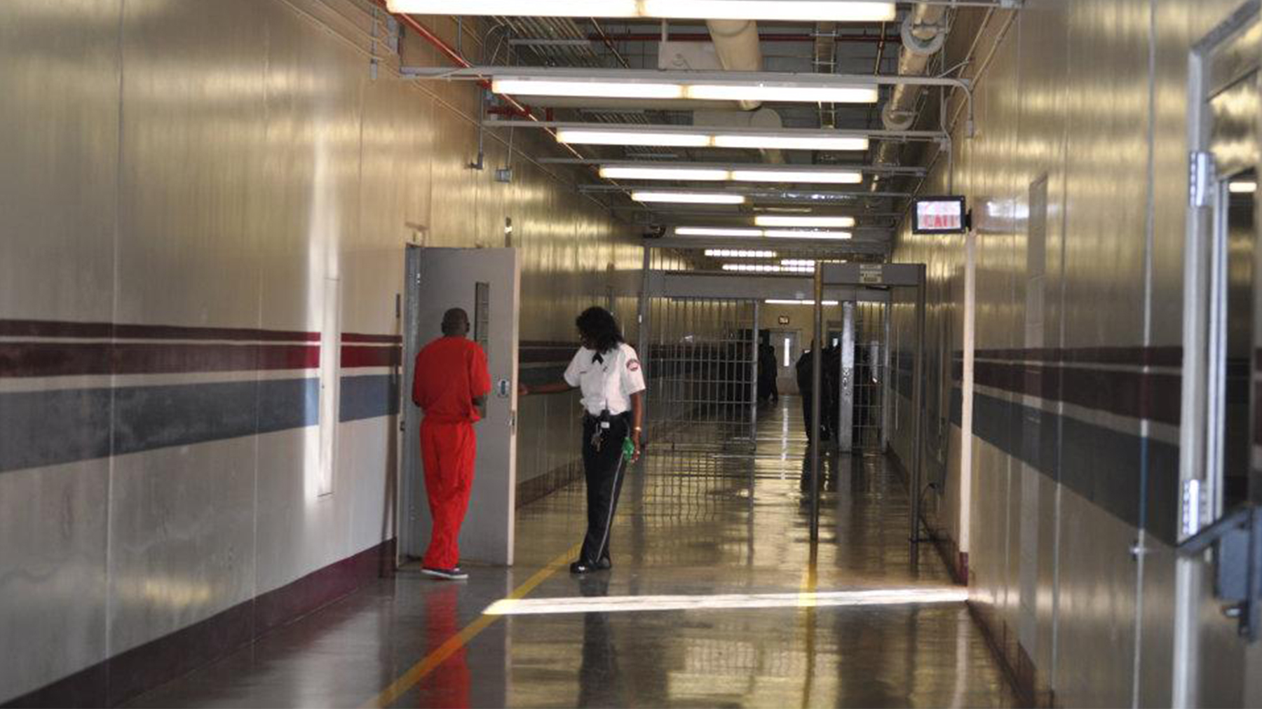 com_no_end_in_sight_2018_detention_conditions_hero