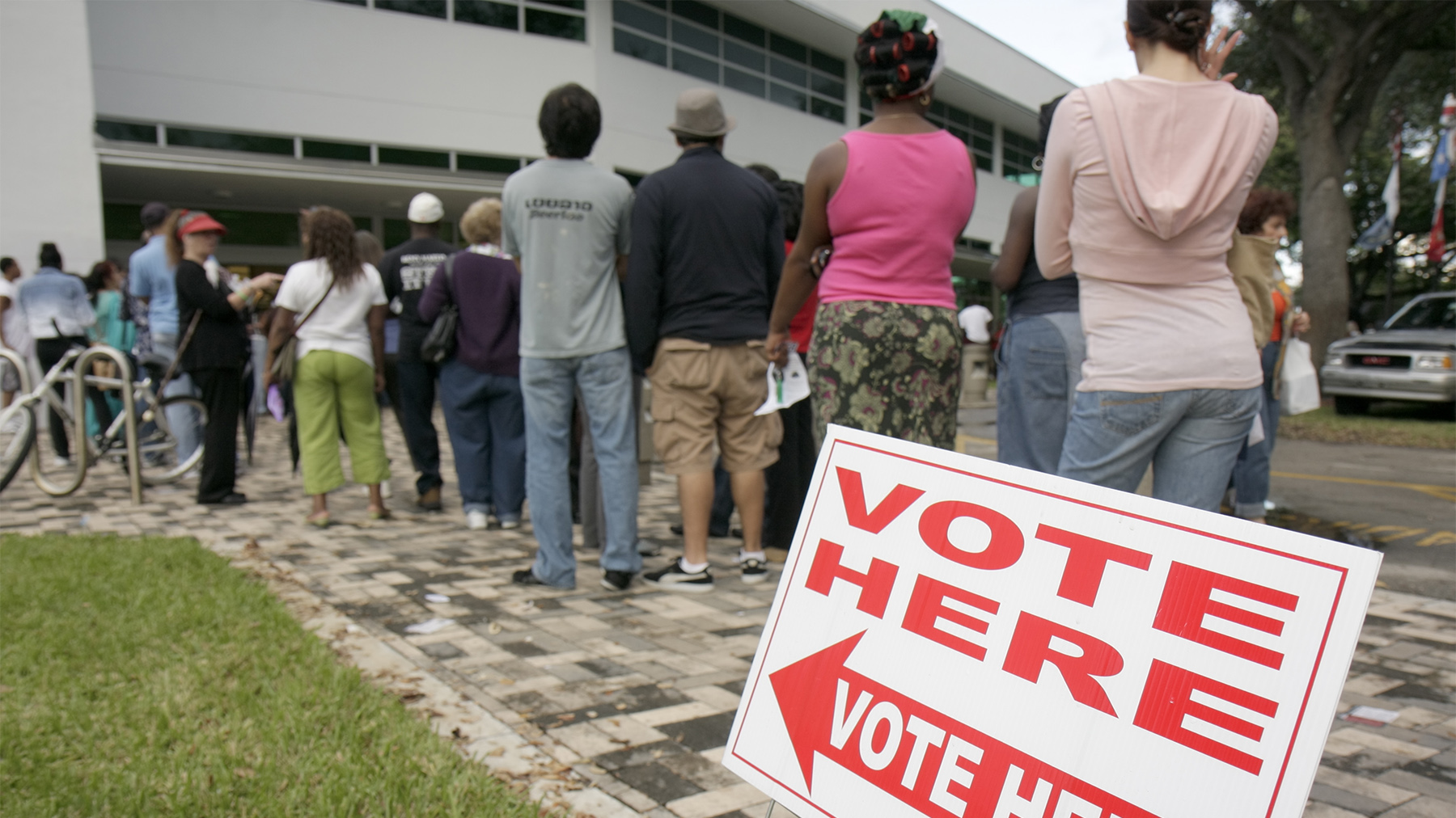 wr_voters_in_line_gettyimages-839155320