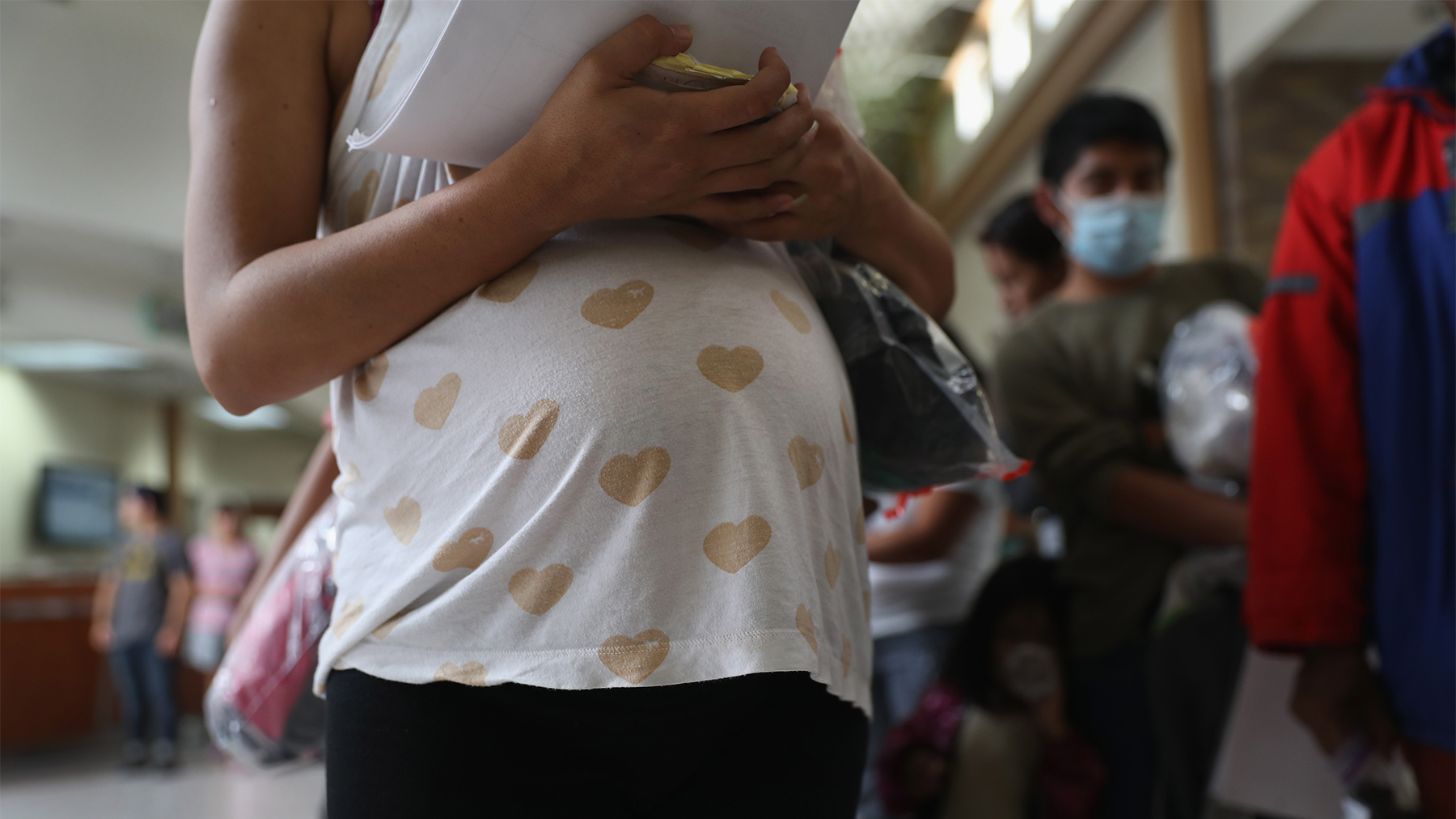 wr_pregnant-immigrant_gettyimages-589989250