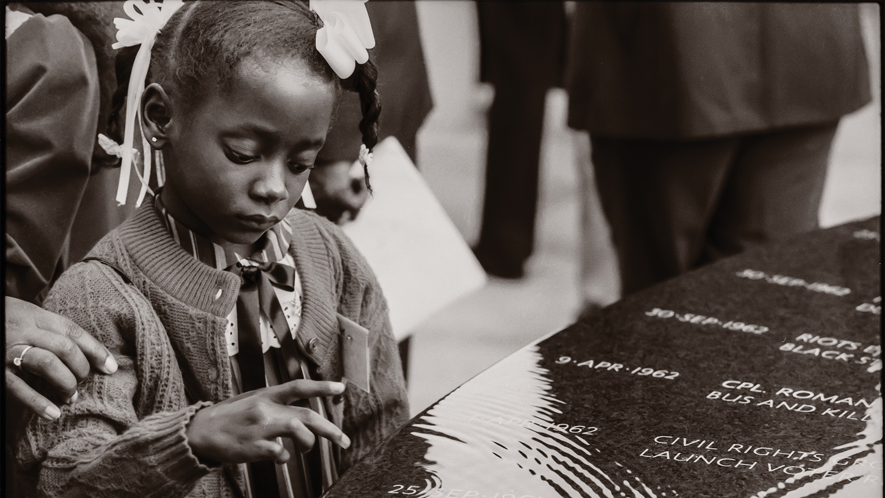 web_herbert-lees-granddaughter-at-dedication