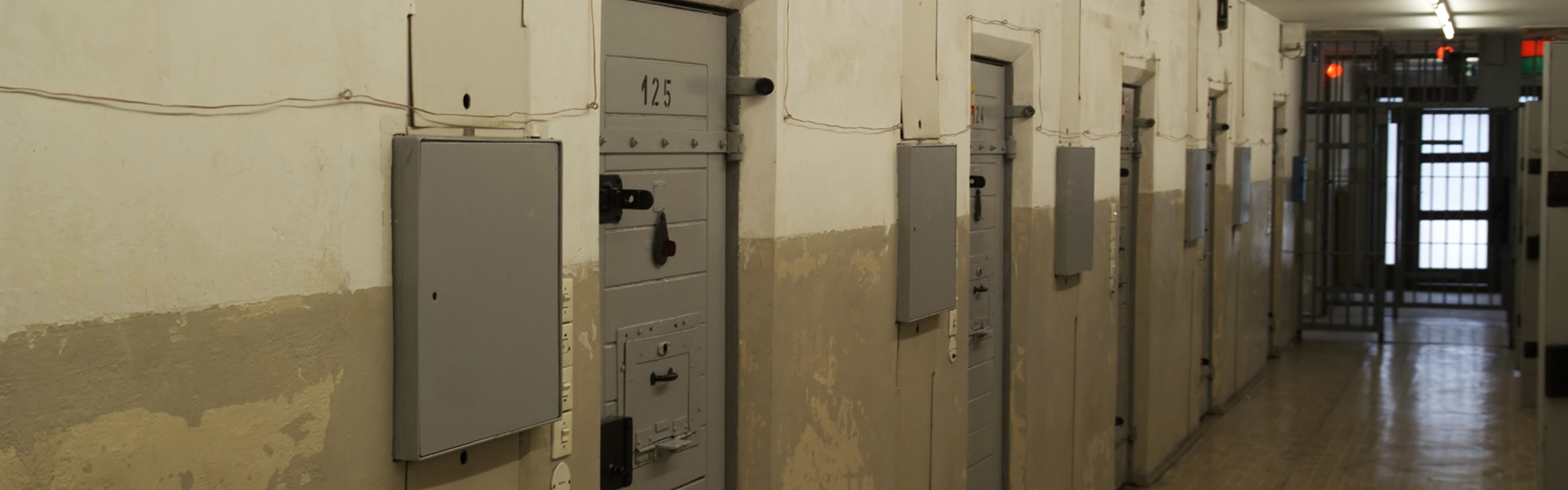 com_solitary-confinement_breaker2-3
