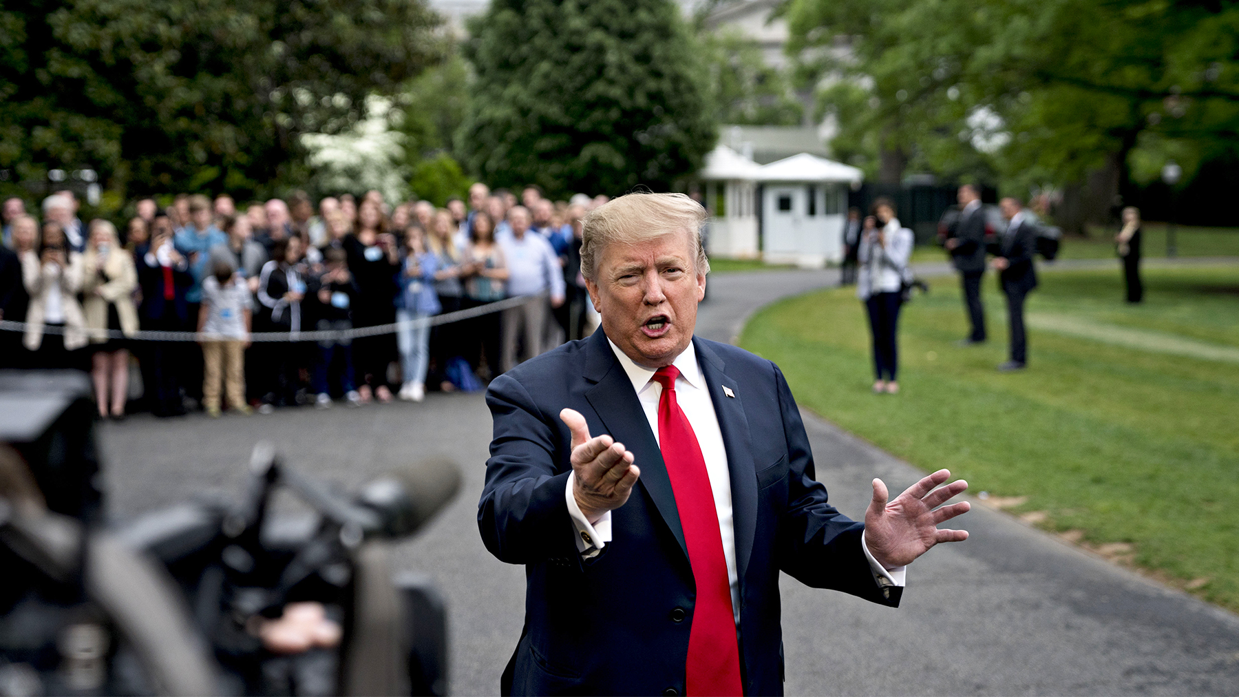 web_trump-defends-charlottesville-remarks_042619