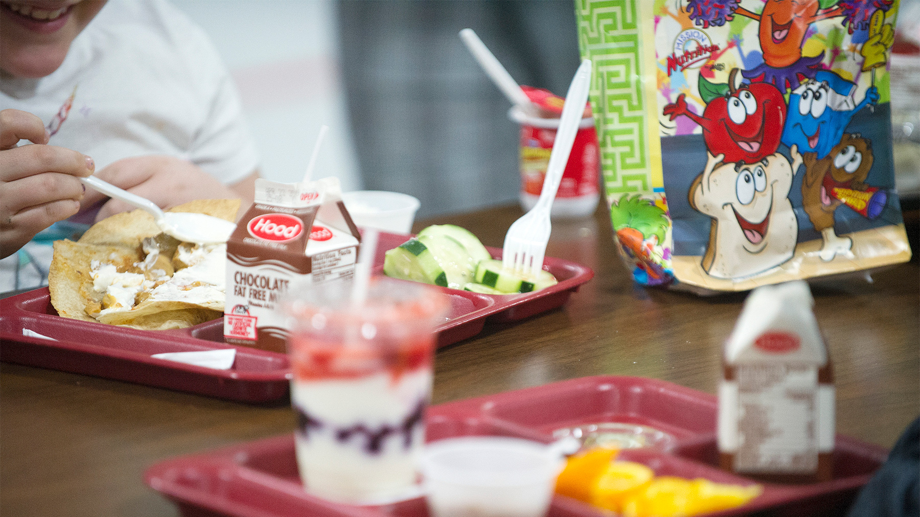 web_school-lunch_ap_19109607662911