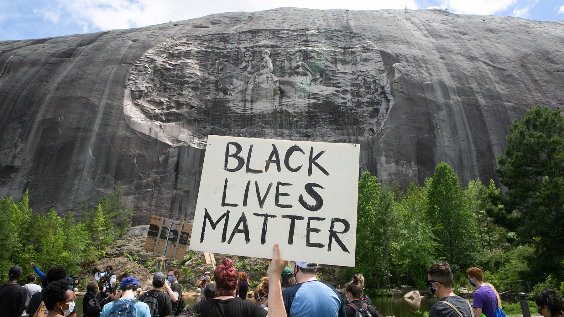 web_stone-mountain_gettyimages-1220495288