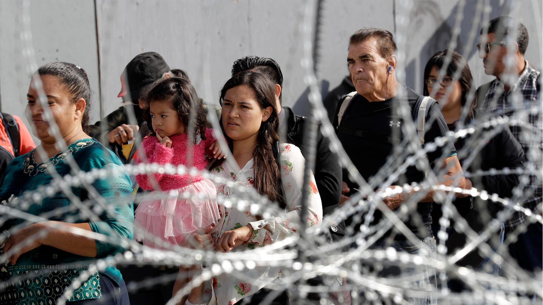 web_asylum-seekers_ap_18323766004058