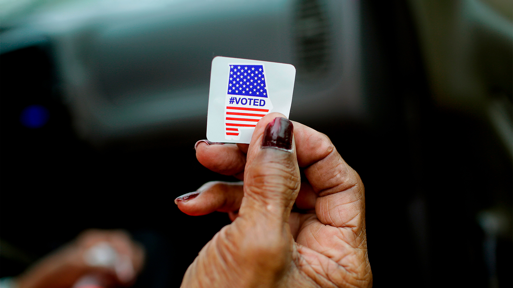 web_mobile-al-voting_gettyimages-1204917605