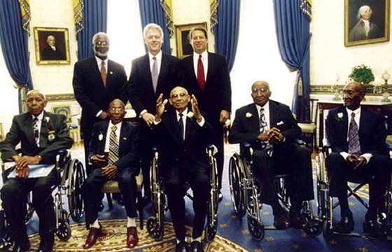 Bill Clinton apologizes for Tuskegee Experiment